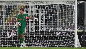 埃德森效力曼城8年斩获6座英超冠军，随队共计拿到18座奖杯