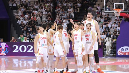 中国女篮大胜印尼女篮！赵继伟祝贺：开门红再接再厉 加油！👍